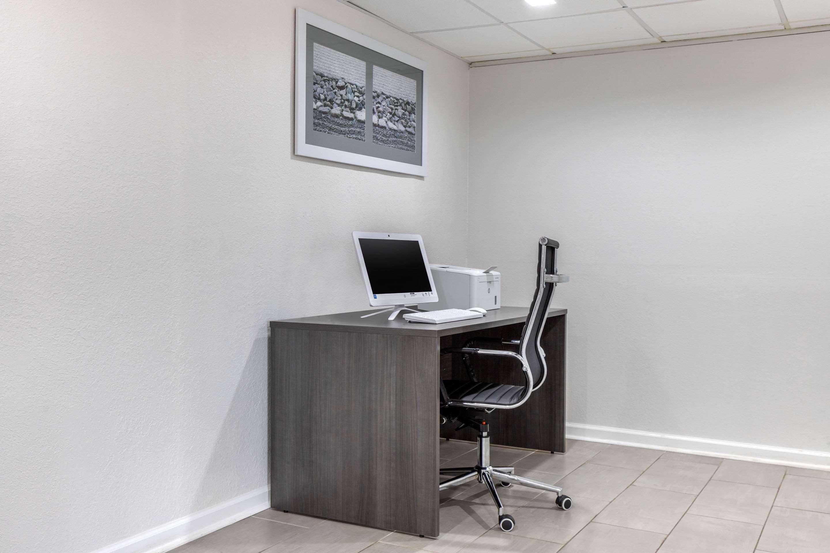 Suburban Studios At The University Conway Extérieur photo