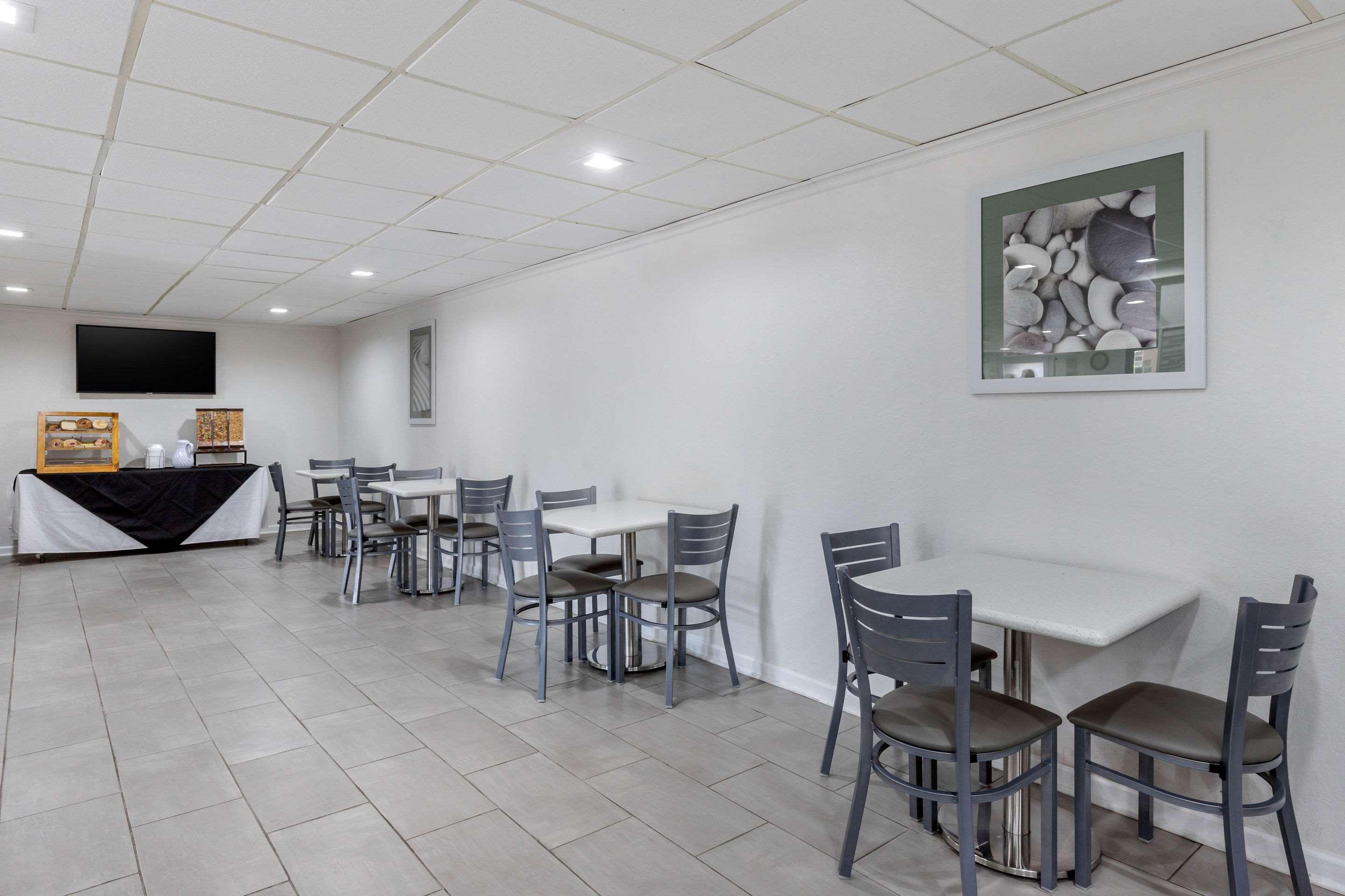 Suburban Studios At The University Conway Extérieur photo