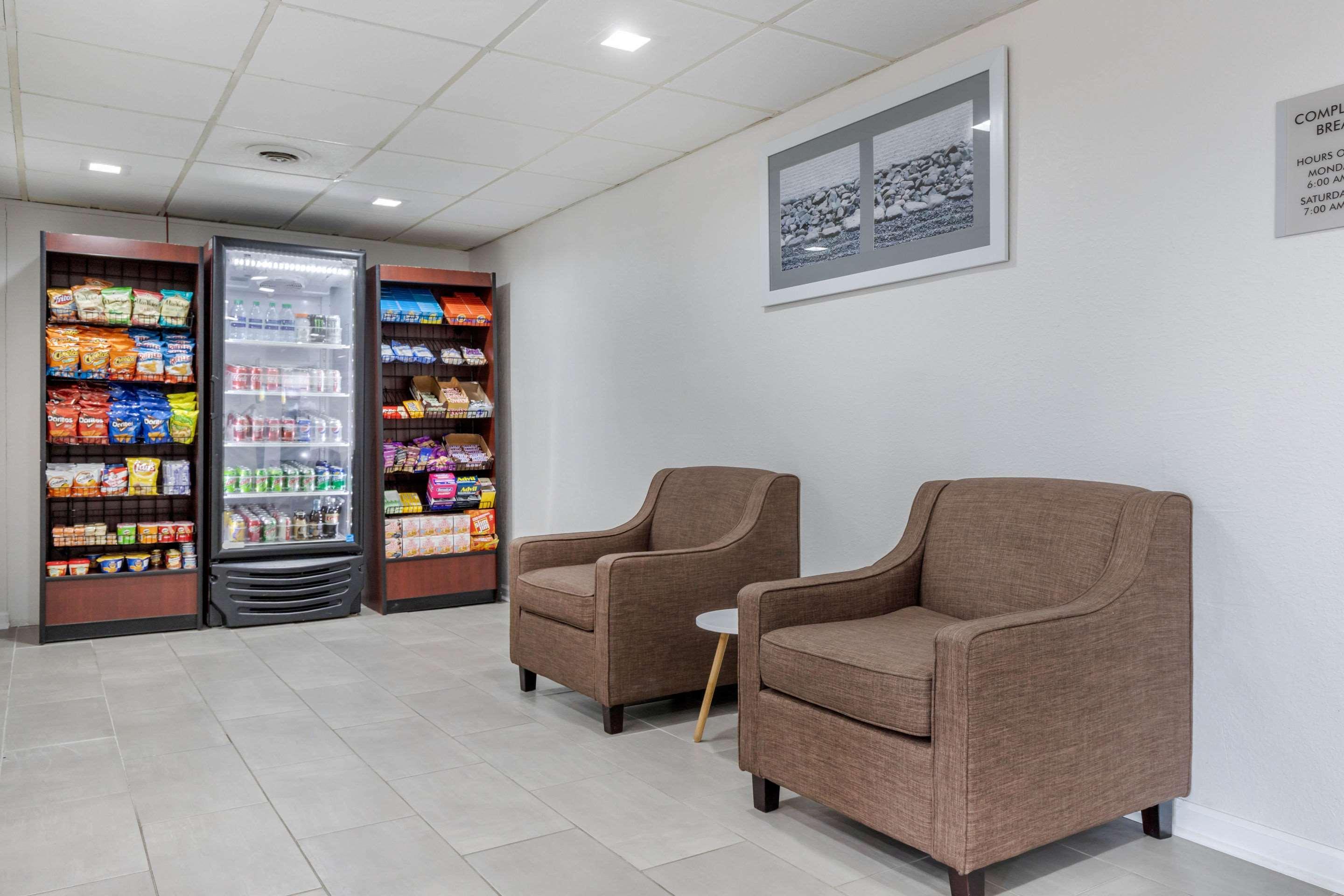 Suburban Studios At The University Conway Extérieur photo