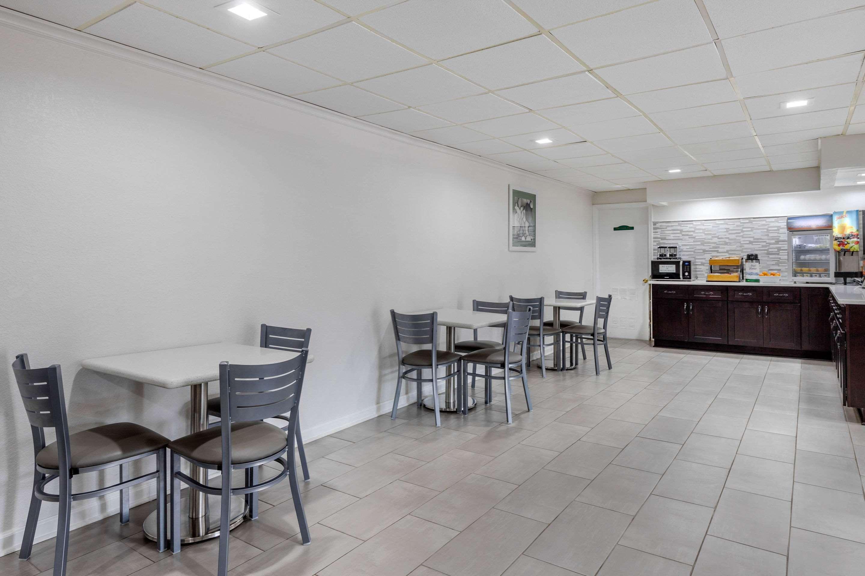 Suburban Studios At The University Conway Extérieur photo
